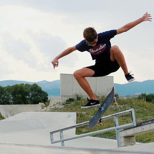 Vo Veľkom Šariši vyrastá nový skatepark. V Prešove na jeho obnovu nie sú peniaze