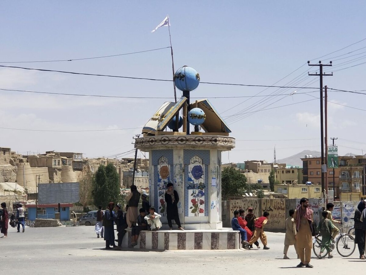 Taliban obsadil už aj Kandahár,