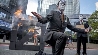 Aktivisti protestovali proti finančnému sektoru, kritizovali investície do fosílnych palív