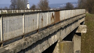 Viac ako tisíc mostov potrebuje okamžitú opravu, hrozí kolaps na viacerých cestách