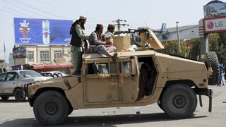 Centrum Kábulu je pokojné, bojovníci Talibanu dozerajú na poriadok