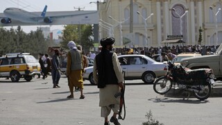 Letisko v afganskom Kábule znovu otvorili. V meste pomáha 2500 amerických vojakov