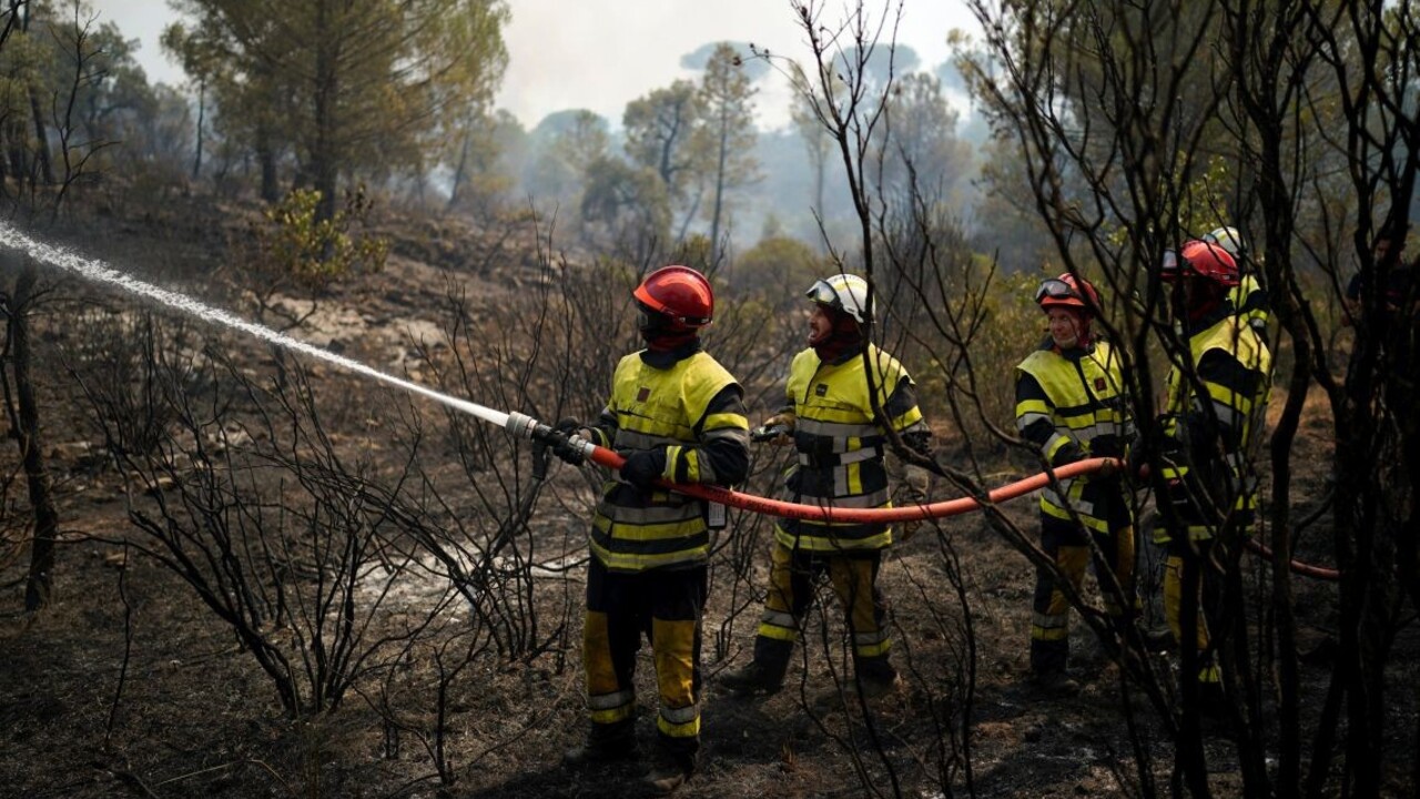 Požiar v oblasti Francúzskej riviéry si vyžiadal prvú obeť