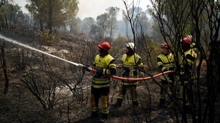 Požiar v oblasti Francúzskej riviéry si vyžiadal prvú obeť