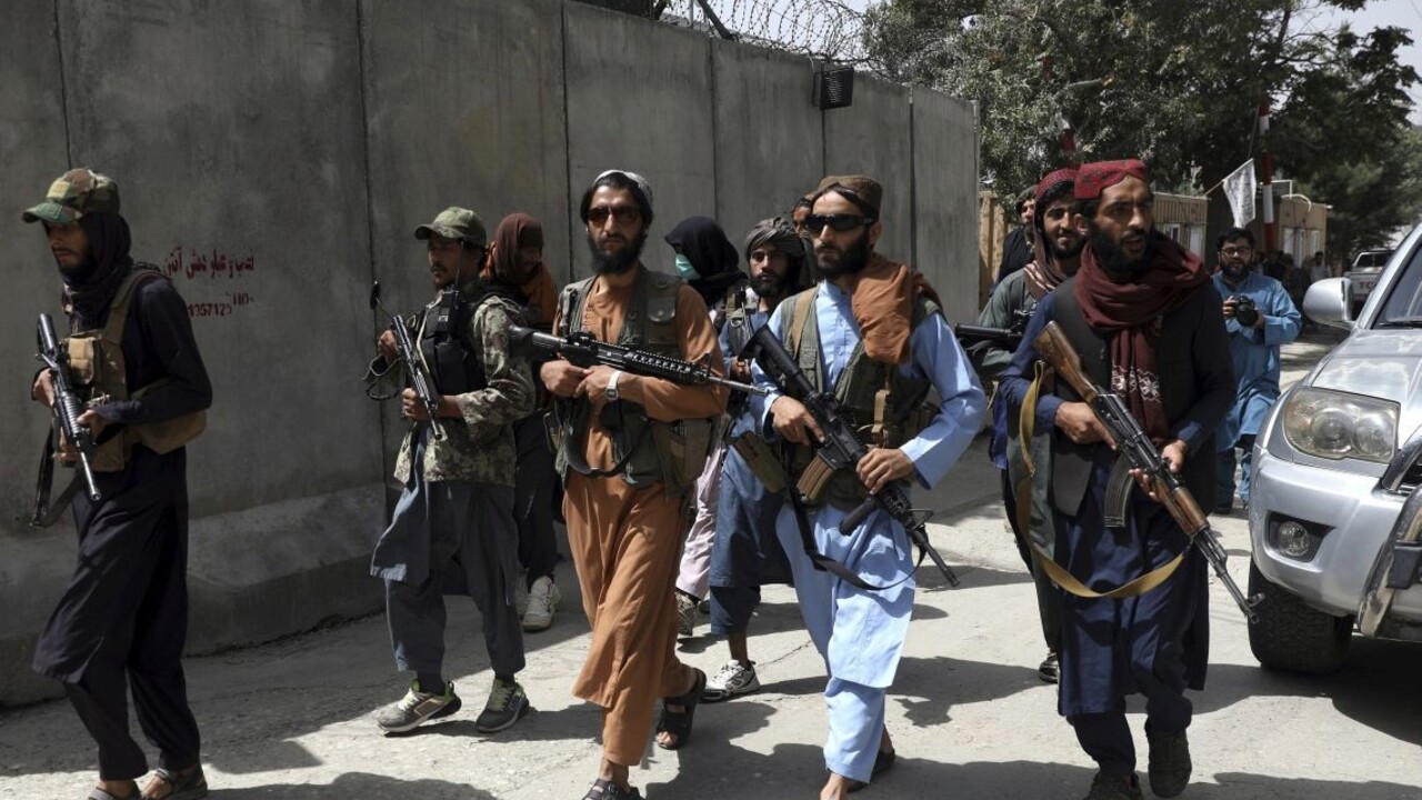 Analytik z Kábulu: Taliban si momentálne upevňuje moc, budúcnosť je neistá