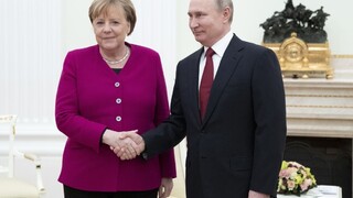 Merkelová v Rusku: Aj keď máme hlboké nezhody, naďalej komunikujeme, a tak by to malo zostať