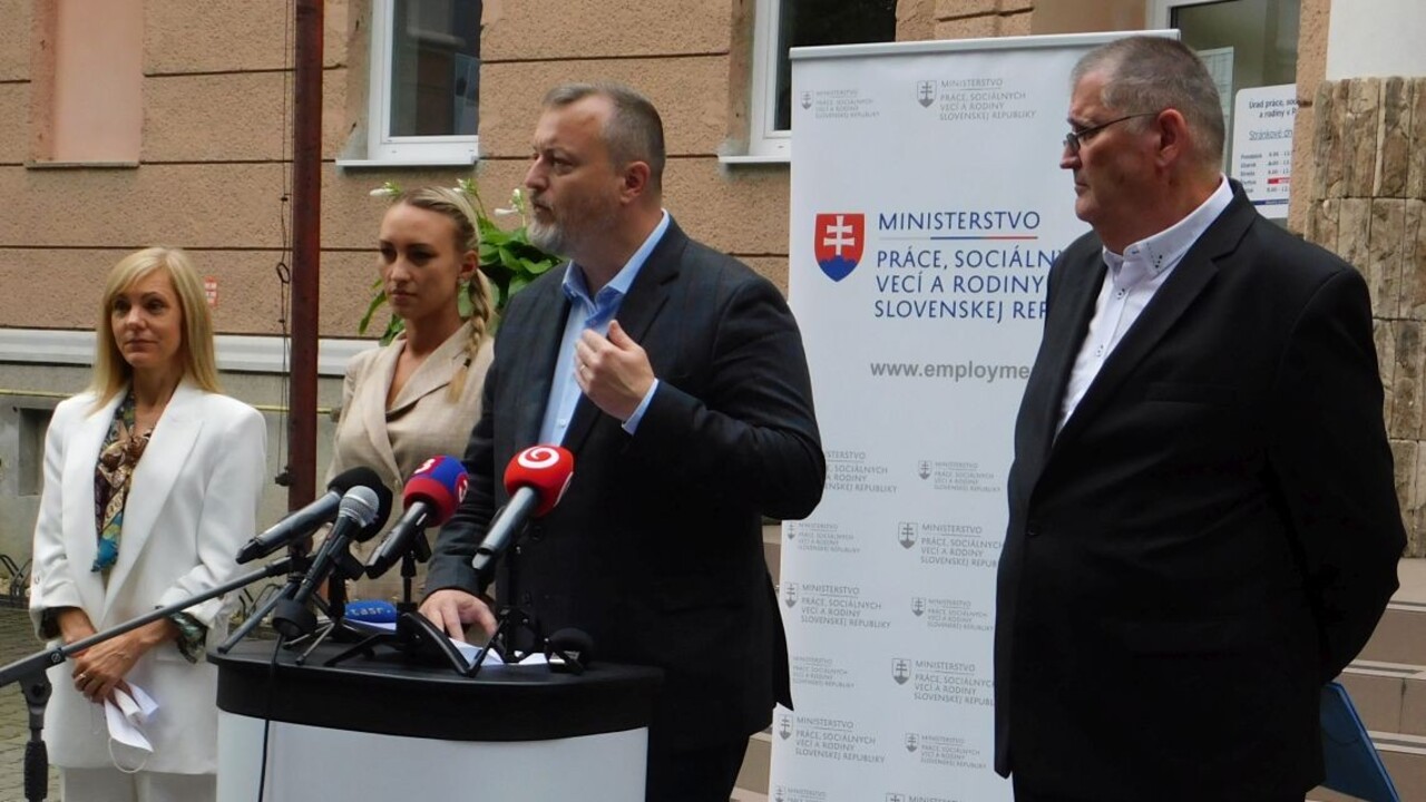 Krajniak je schopný kompromisu: Ak niekto predloží lepší návrh na rodičovský bonus, budem debatovať