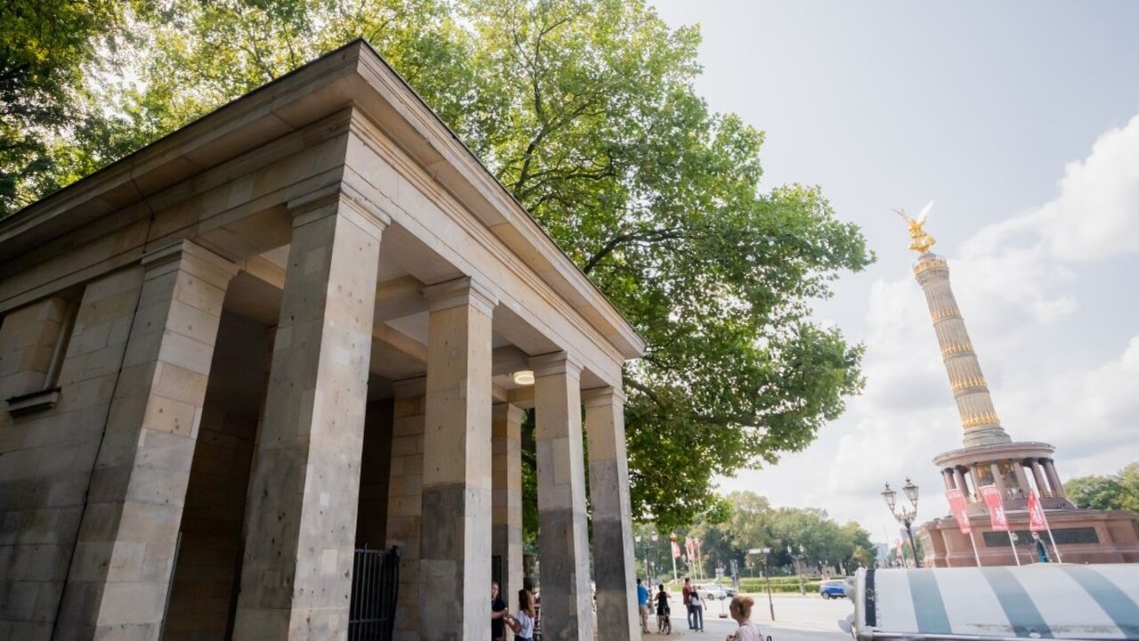 Zlodeji ukradli meď z komplexu Stĺpa víťazstva v Berlíne, škody sú stotisícové