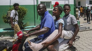 Ničivé zemetrasenie na Haiti si vyžiadalo viac ako 2200 obetí, stovky sú nezvestné