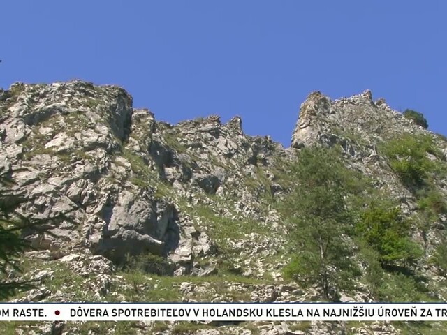 Manínska tiesňava už roky láka turistov aj horolezcov