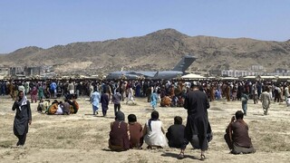 Chaos na letisku v Kábule blokuje dodávku 500 ton humanitárnej pomoci