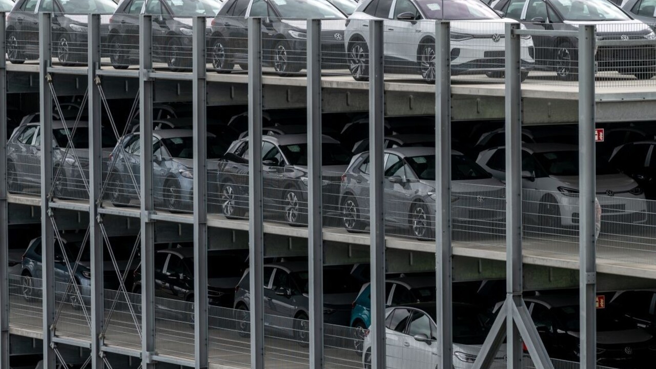 Nedostatok čipov brzdí priemysel. Situácia sa zlepší zrejme až budúci rok