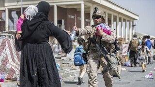 Potrebujú viac času. Európski členovia NATO žiadajú USA o predĺženie evakuácie z Kábulu