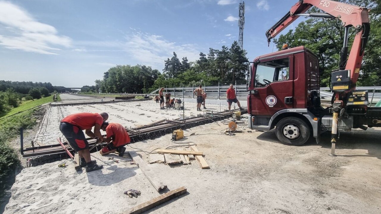 Diaľničný most opravia skôr, dopravu medzi Stupavou a Bratislavou spustia v piatok
