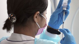 Japonsko pre kontamináciu pozastavuje aplikáciu dávok vakcín od Moderny