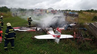 Pri Skalici spadlo malé lietadlo. Letecký inštruktor povedal, čo mohlo byť príčinou