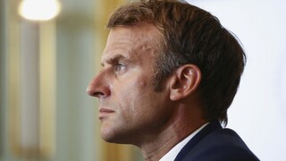 Macron v Iraku: Islamský štát zostáva naďalej hrozbou