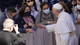 Nezostaňte doma. Biskupi povzbudili k registrácii tých, ktorí za pápežom prísť môžu