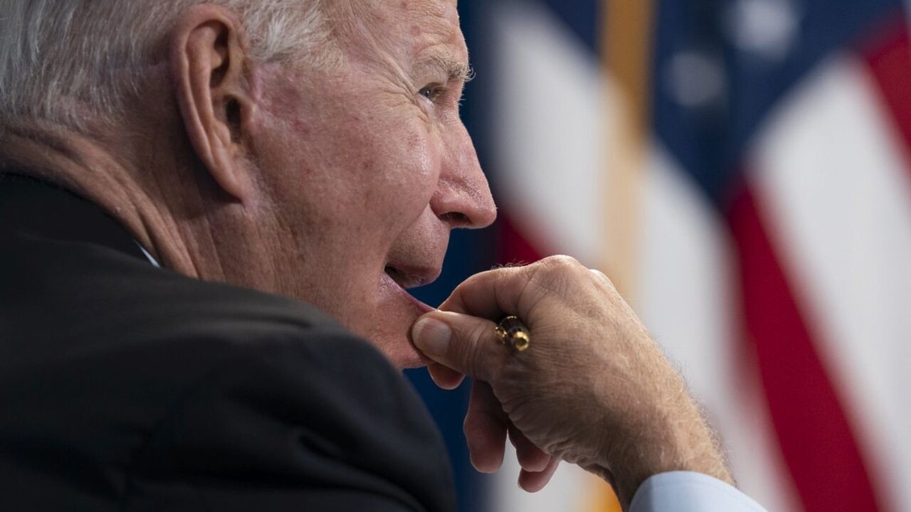 Bidenova schôdzka s rodinami padlých vojakov neprebehla hladko. Dúfam, že zhoríš v pekle, zakričala žena