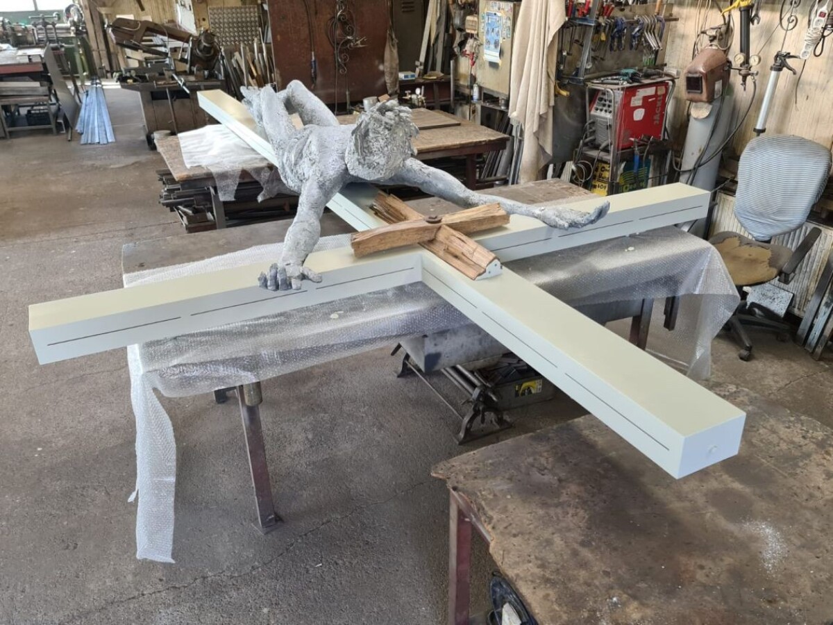 Pápežský kríž vznikal v Zálesí