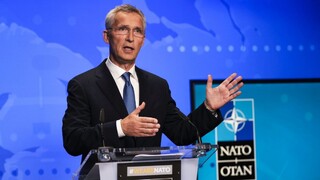 Chceme pokračovať v evakuáciách, Taliban však musí dodržať sľuby, vyhlásil šéf NATO
