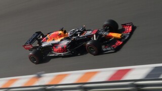 VC Holandska: Verstappen vybojoval pole position, Hamilton bude štartovať druhý
