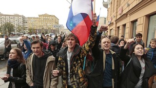 Opozícia zorganizovala v centre Moskvy protest, vyjadrila podporu nezávislým médiám