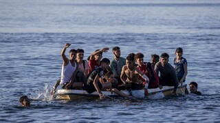 Španielske úrady zachránili vyše dvesto migrantov plaviacich sa v člnoch