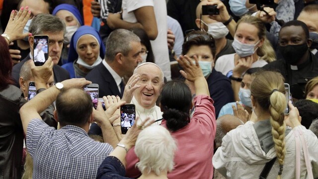 Pápež František zdraví veriacich