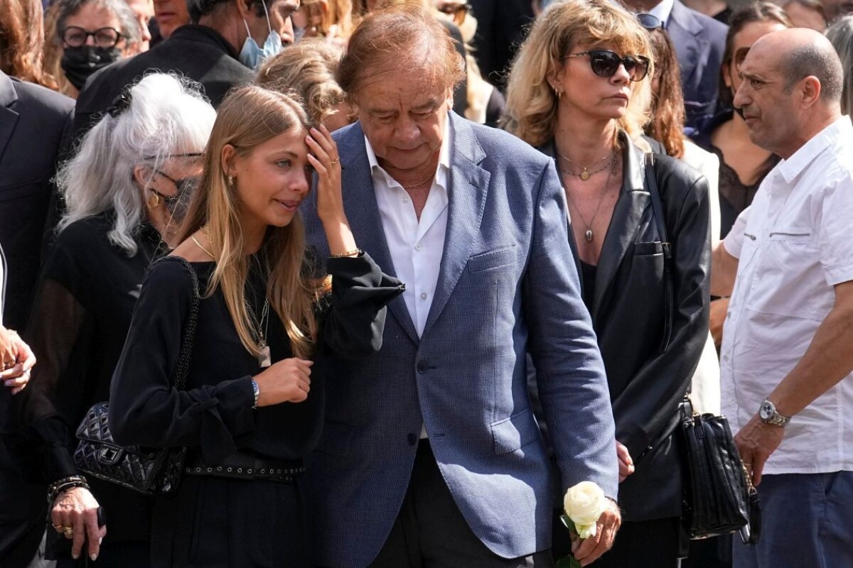 Stella Belmondová (vľavo), dcéra zosnulého francúzskeho herca Jeana-Paula Belmonda.