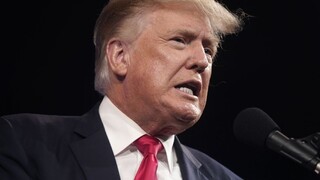 Trump kritizoval svojho republikánskeho súpera. DeSantisa označil za priemerného a nelojálneho