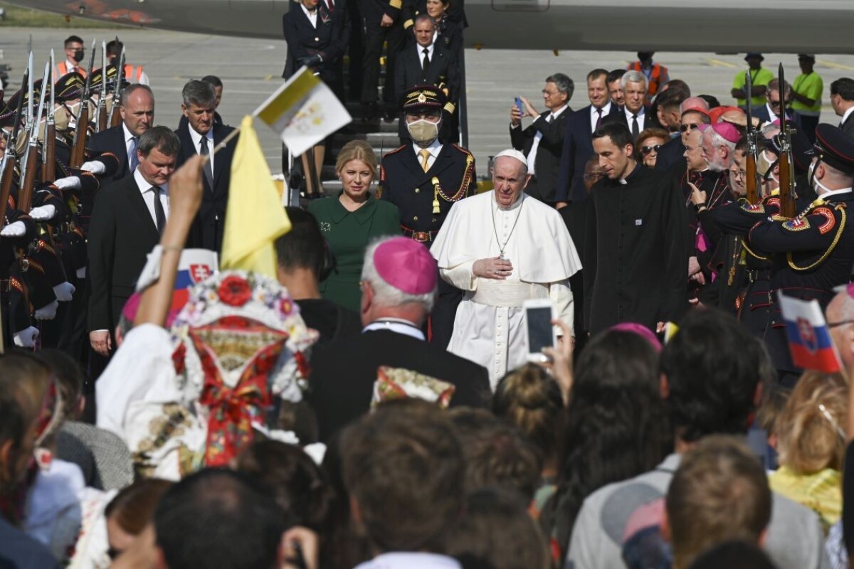 Pápež František a prezidentka SR Zuzana Čaputová.