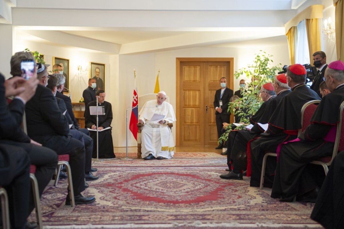 Pápež František na ekumenickom stretnutí na Apoštolskej nunciatúre v Bratislave.