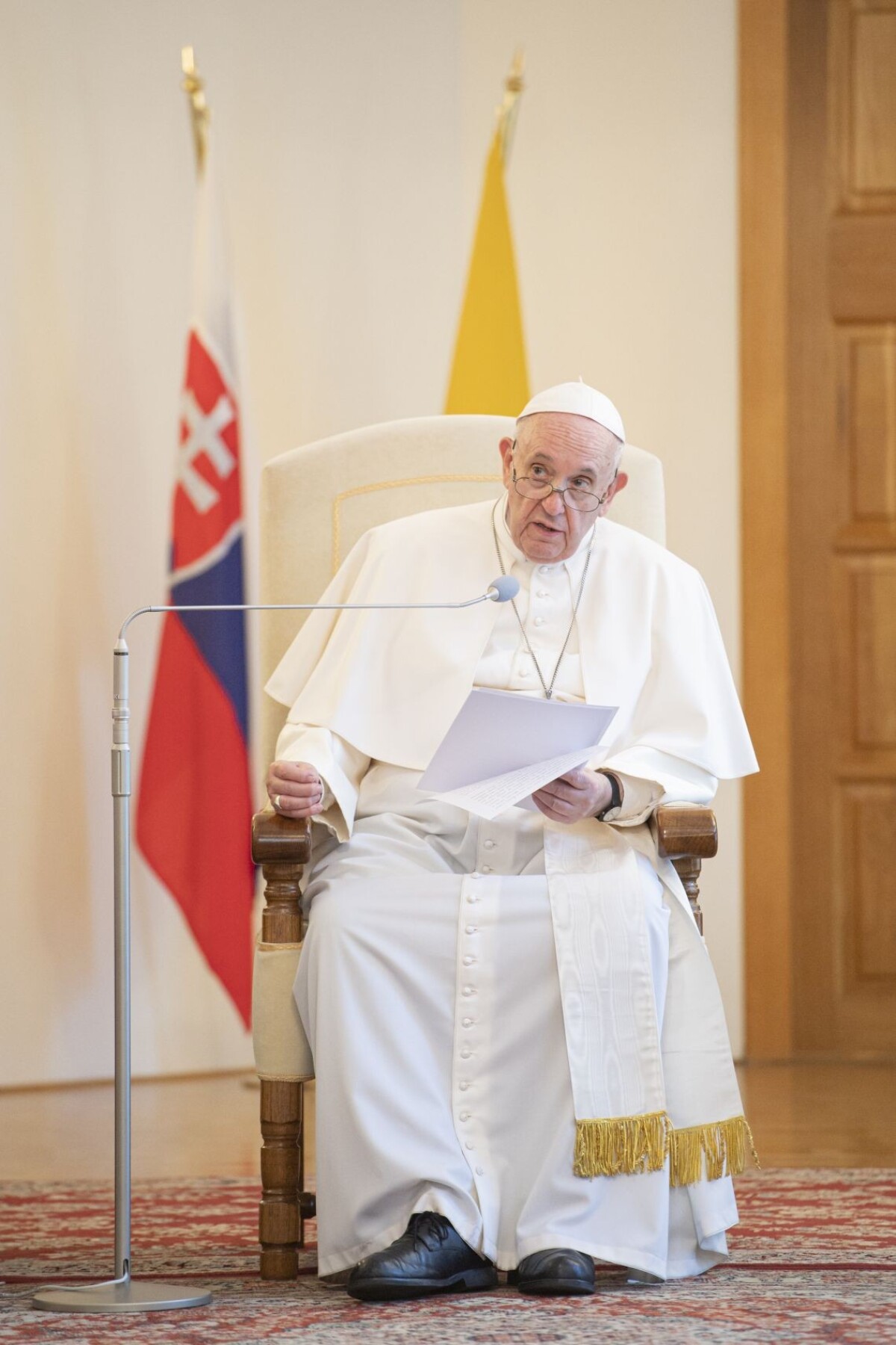 Pápež František na ekumenickom stretnutí na Apoštolskej nunciatúre v Bratislave.