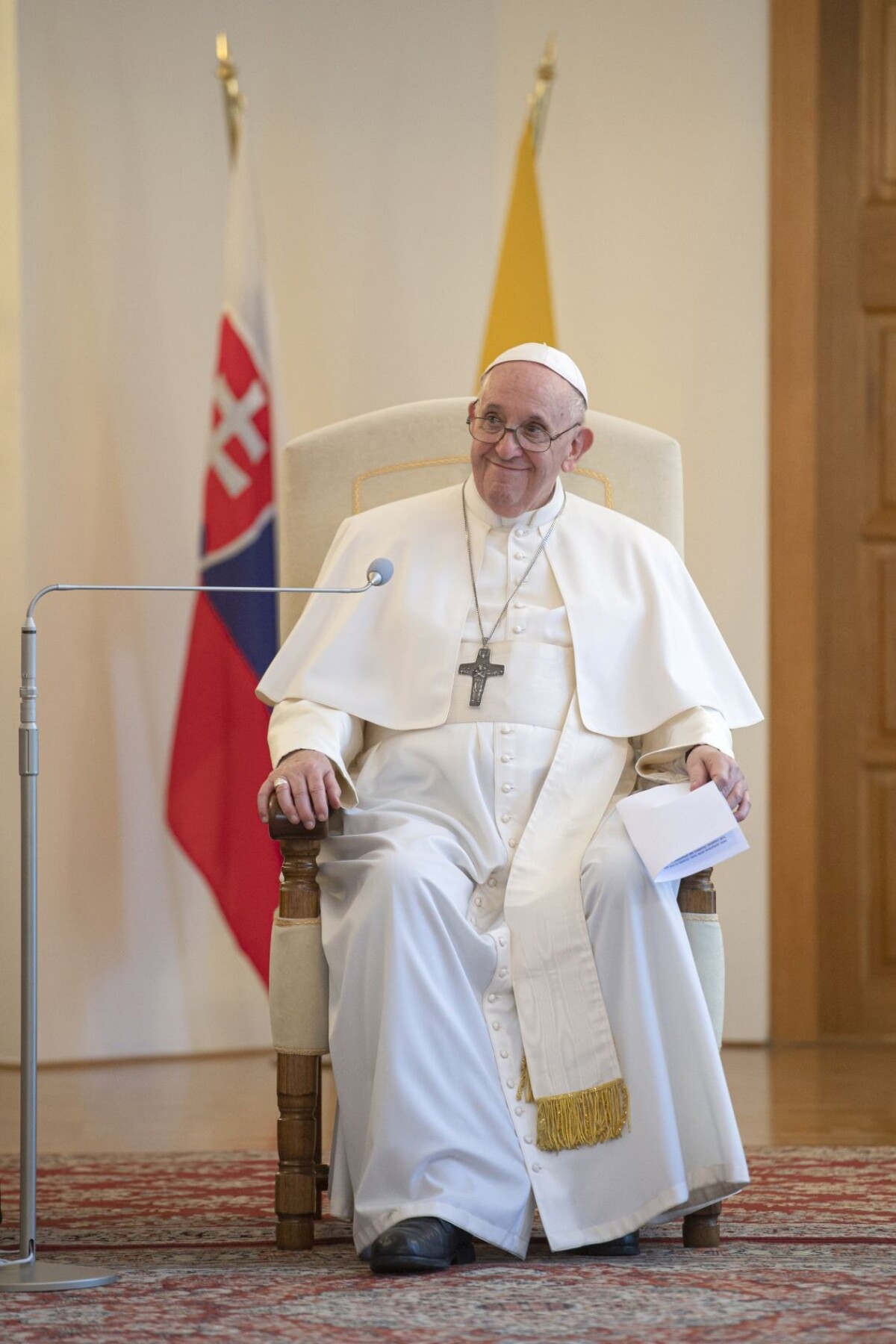 Pápež František na ekumenickom stretnutí na Apoštolskej nunciatúre v Bratislave.