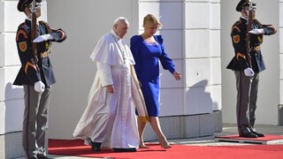 Čaputová privítala pápeža v Prezidentskom paláci, na rozhovor dostala viac času