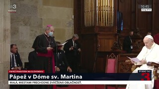 Bratislavský arcibiskup S. Zvolenský privítal v Dóme svätého Martina pápeža Františka