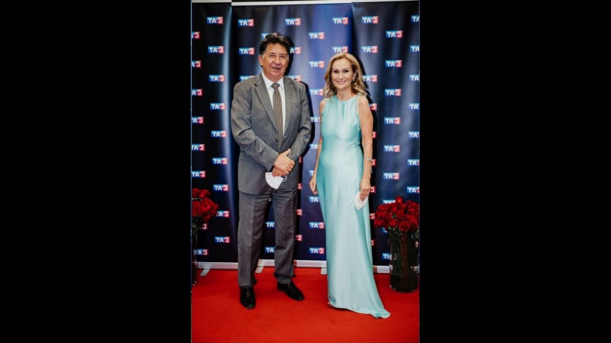 Minister životného prostredia Ján Budaj na oslave narodenín Televízie TA3.