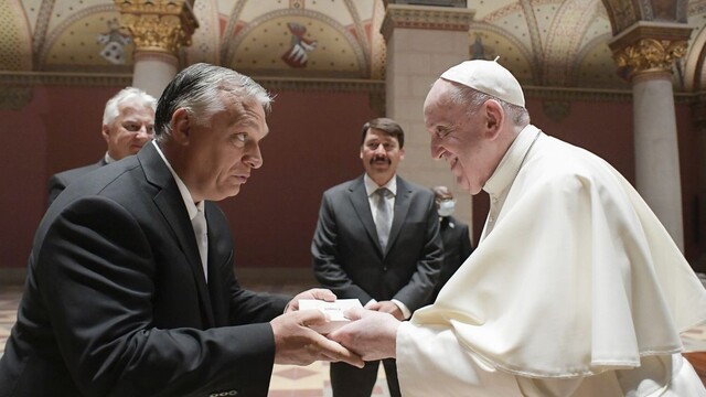 O čom hovorili s pápežom v Maďarsku? Podľa vicepremiéra sa mu aj posťažovali