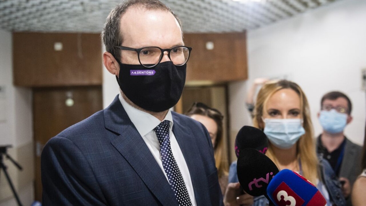 Pellegrini vyzýva na odvolanie Kubinu z postu poradcu prezidentky. Nie je ním už od mája