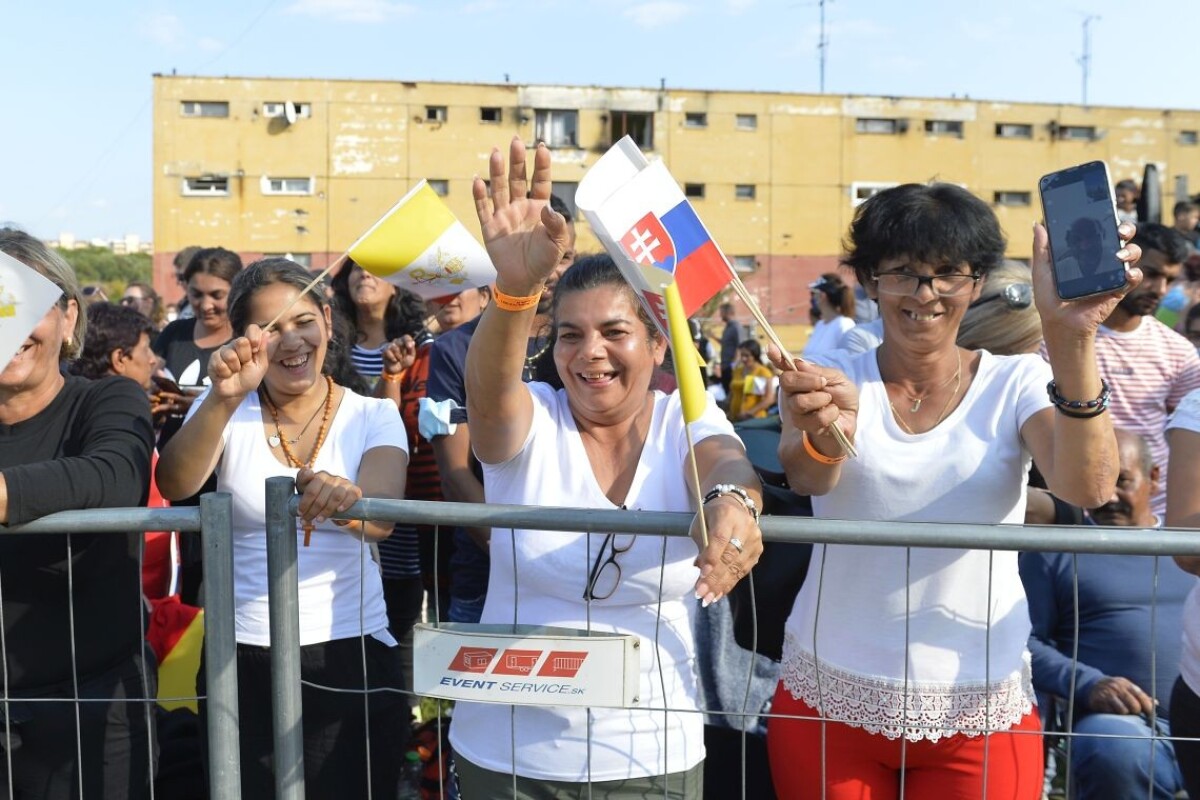 Rómovia čakali na príchod pápeža Františka.