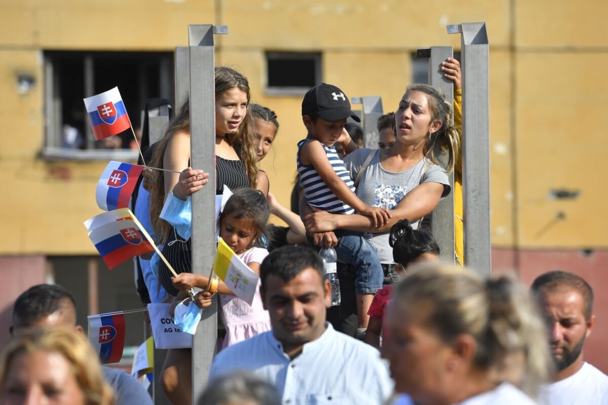 Lunik IX pred príchodom pápeža Františka.