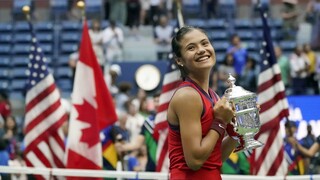 Tenisový svet má po US Open nový ženský idol. 18-ročná Raducanuová vzbudzuje pozornosť nielen médií