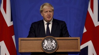 Britský premiér uskutoční rekonštrukciu vlády. Viacerí ministri čelia kritike