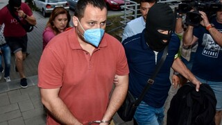 Väzobne stíhaní budú aj dvaja ďalší vyšetrovatelia Ďurka a Sabota. Voči rozhodnutiu podali sťažnosť