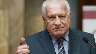 Václava Klausa prepustili z nemocnice, čaká ho domáca liečba a kontroly