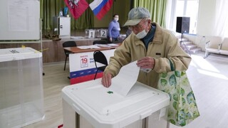 Vo voľbách do Štátnej dumy hlasujú aj na Kryme. Ukrajina uvalila sankcie