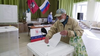 Parlamentné voľby vrcholia, očakáva sa víťazstvo strany Jednotné Rusko