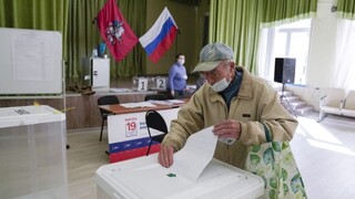 Jednotné Rusko získalo takmer polovicu hlasov, ústavnú väčšinu si udrží aj naďalej