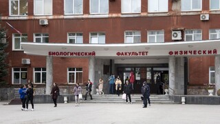 Študenta, ktorý strieľal na ruskej univerzite, vyšetria psychiatri